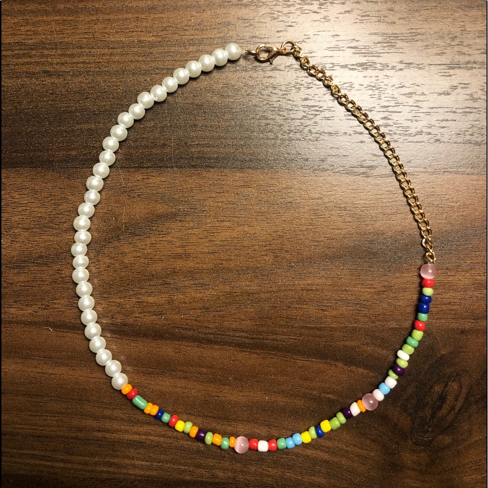A trendy necklace